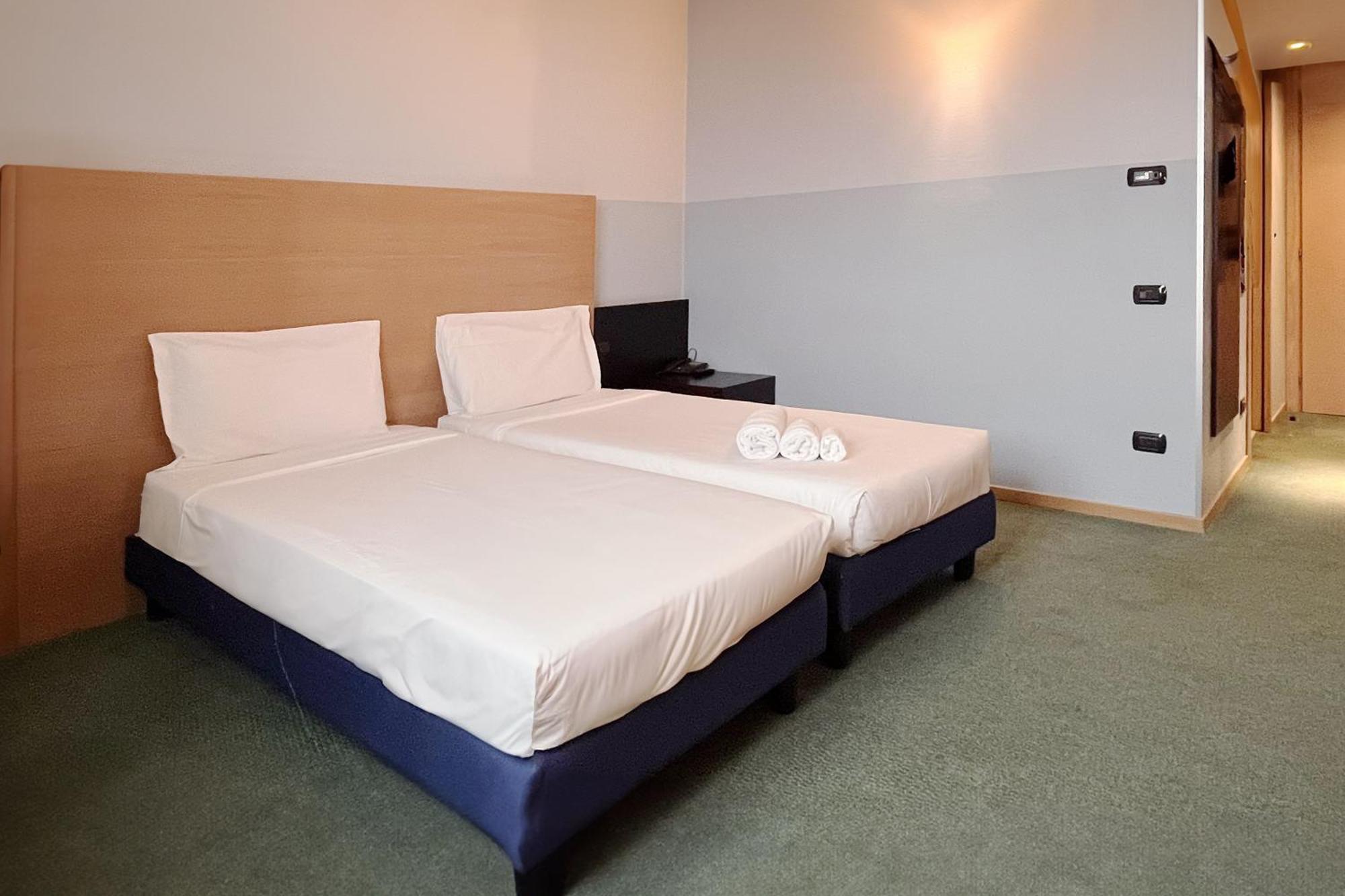 B&B Hotel Milano Cologno Studios Cologno Monzese Exterior photo